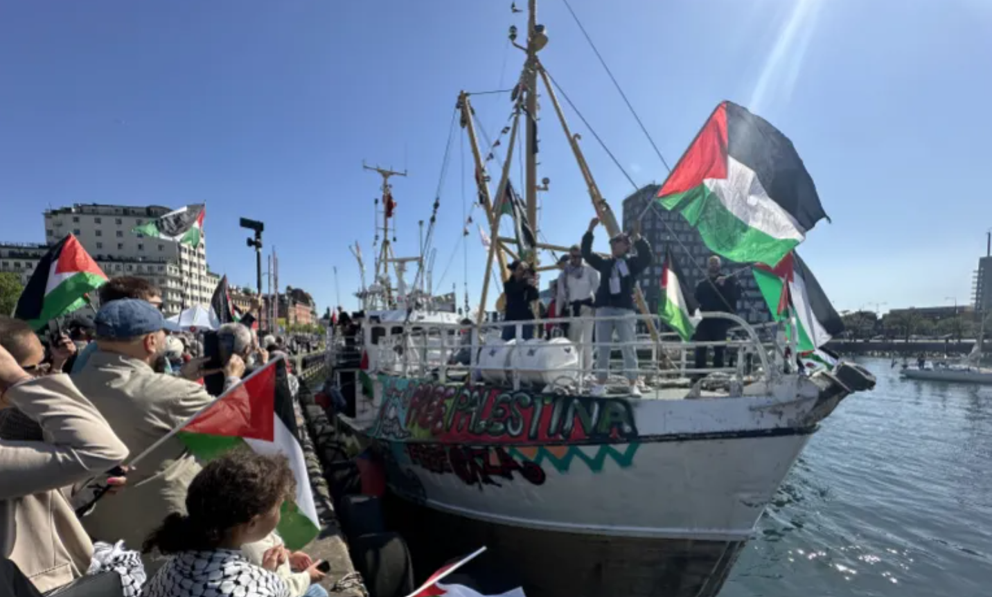 سفينة “حنظلة” ترسو في مالمو: تضامن واحتجاج قبيل يوروفيجن