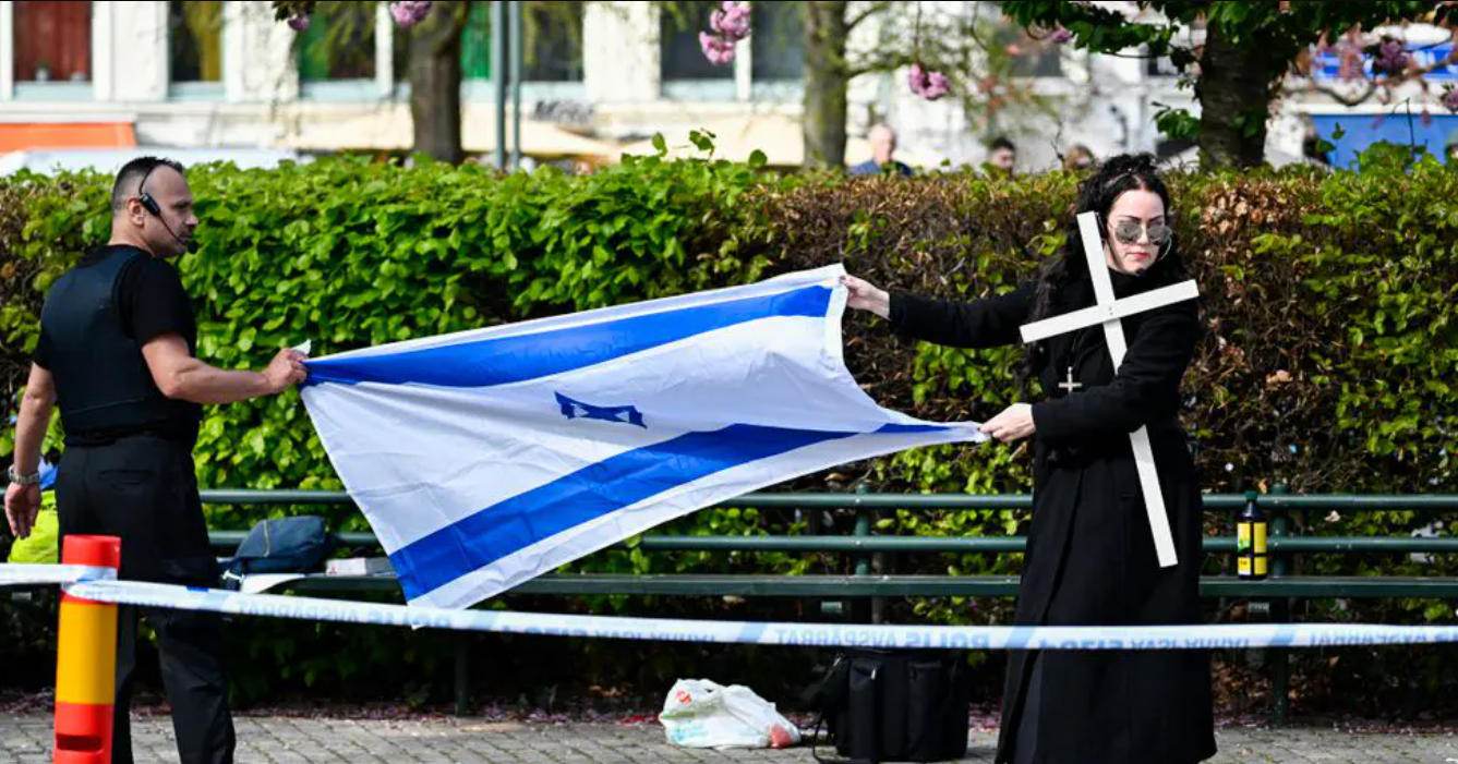 قادة يهود ومسلمون يستنكرون حرق القرآن في السويد
