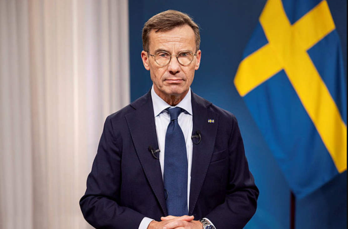 رئيس الوزراء أولف كريسترشون يحتفل بعودة المواطنين السويديين إلى السويد