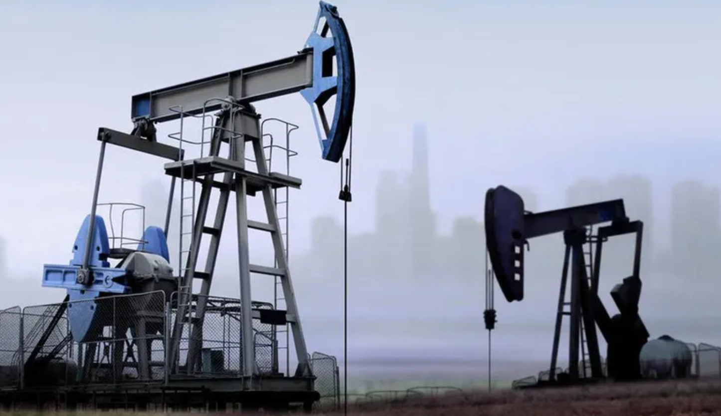 النفط يحقق ارتفاعًا شهريًا بنسبة 6% رغم التذبذب الأسبوعي