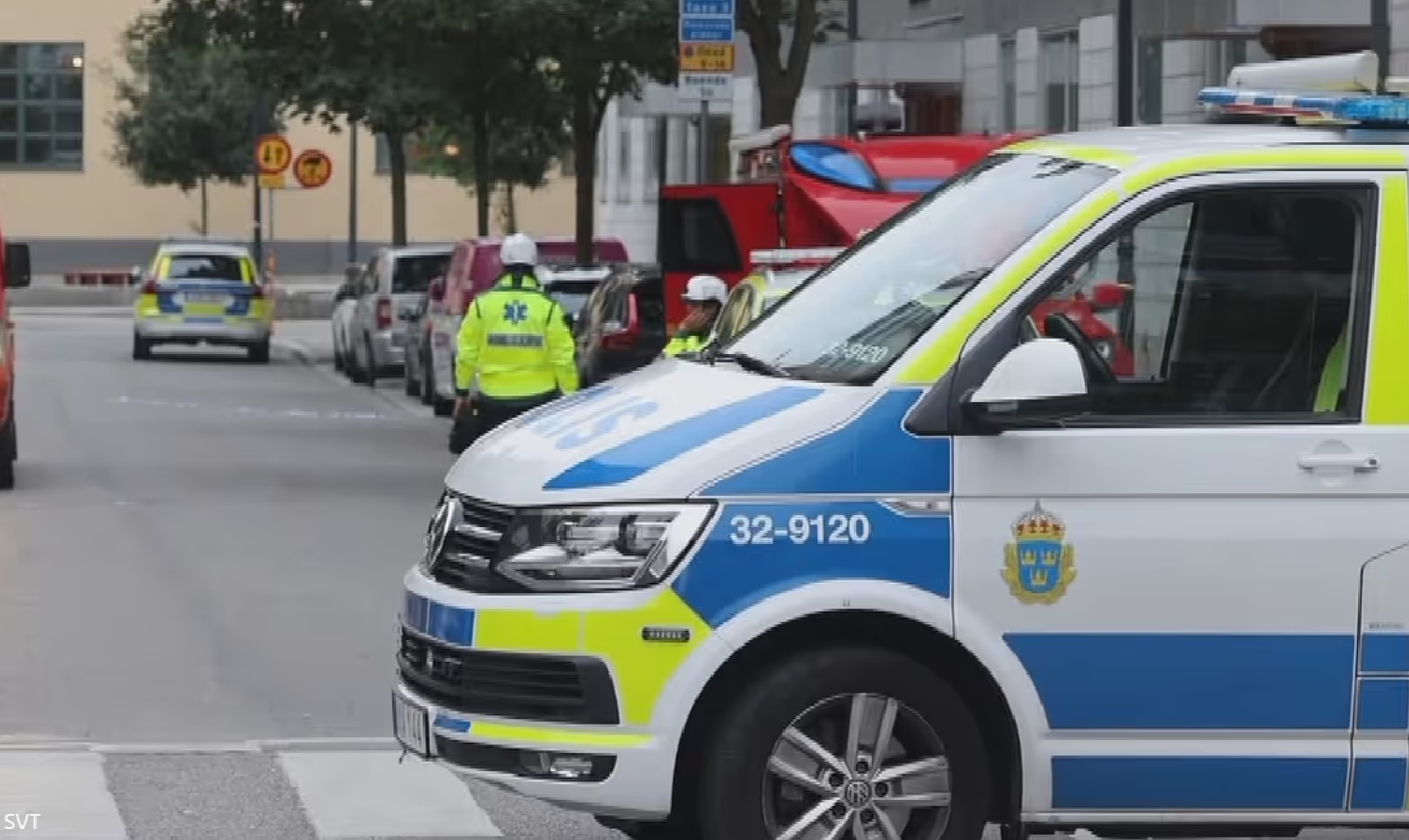 حريق في Hammarby sjöstad: استدعاء الشرطة وفرقة التخلص من القنابل